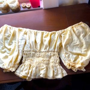 Off shoulder yellow scrunch top